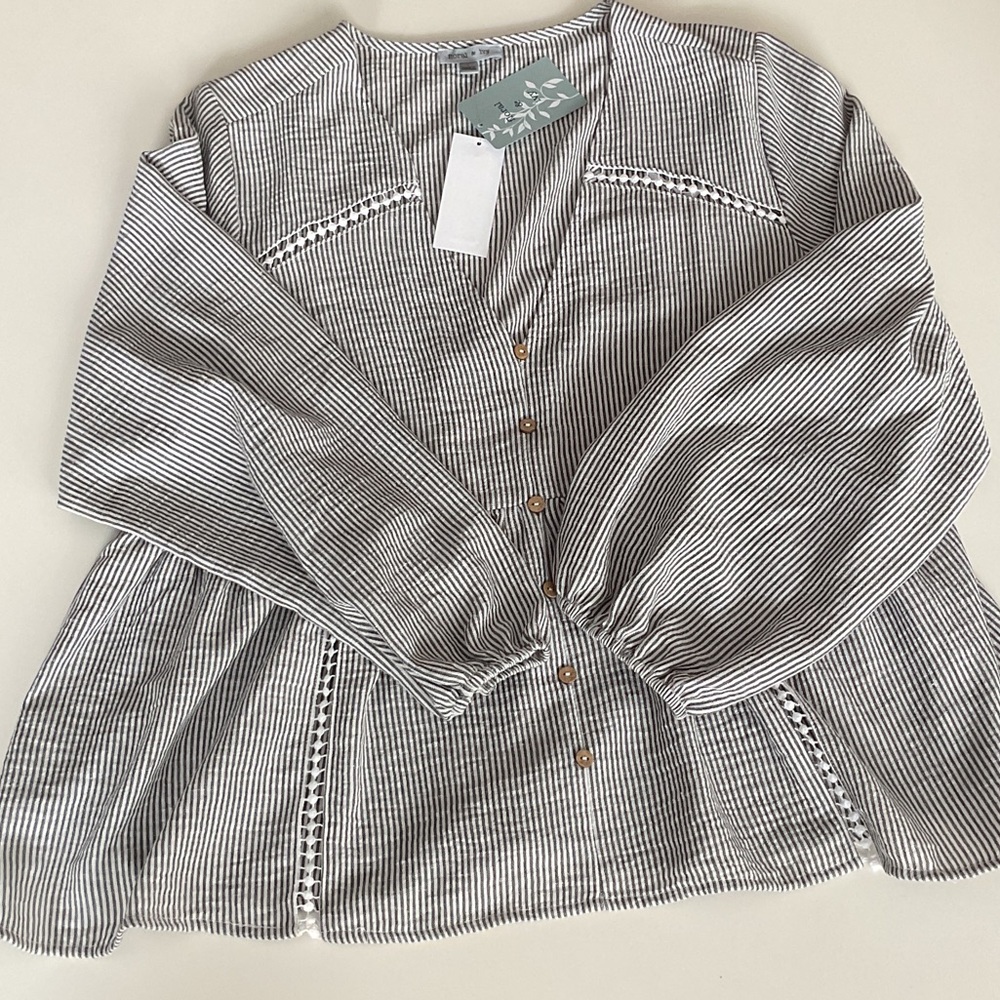 Floral & Ivy SoHo Dec Out Black and White Striped Blouse NWT - Picture 4 of 16